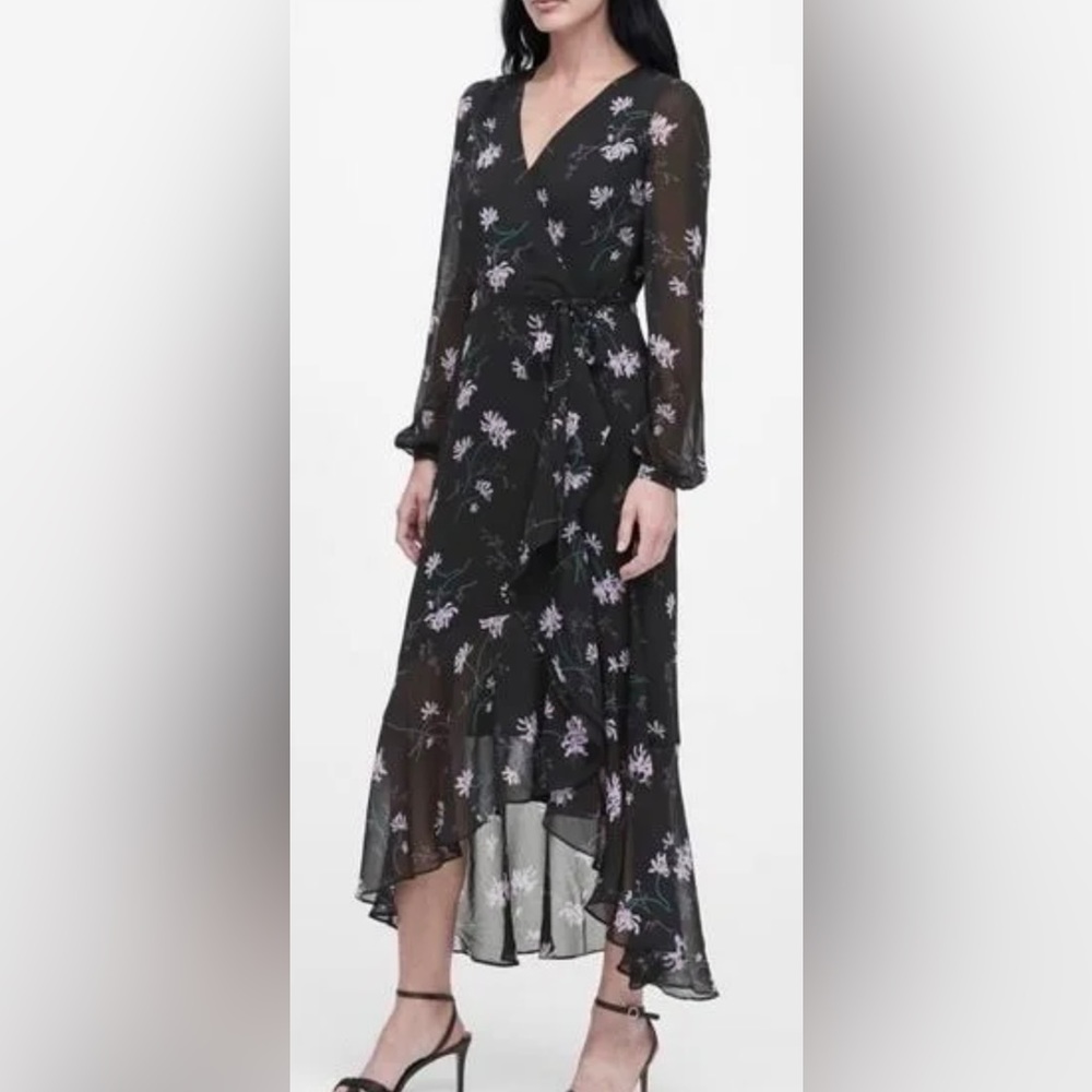 Banana Republic sheer sleeves floral long dress. Size 0 Black with lilac flowers